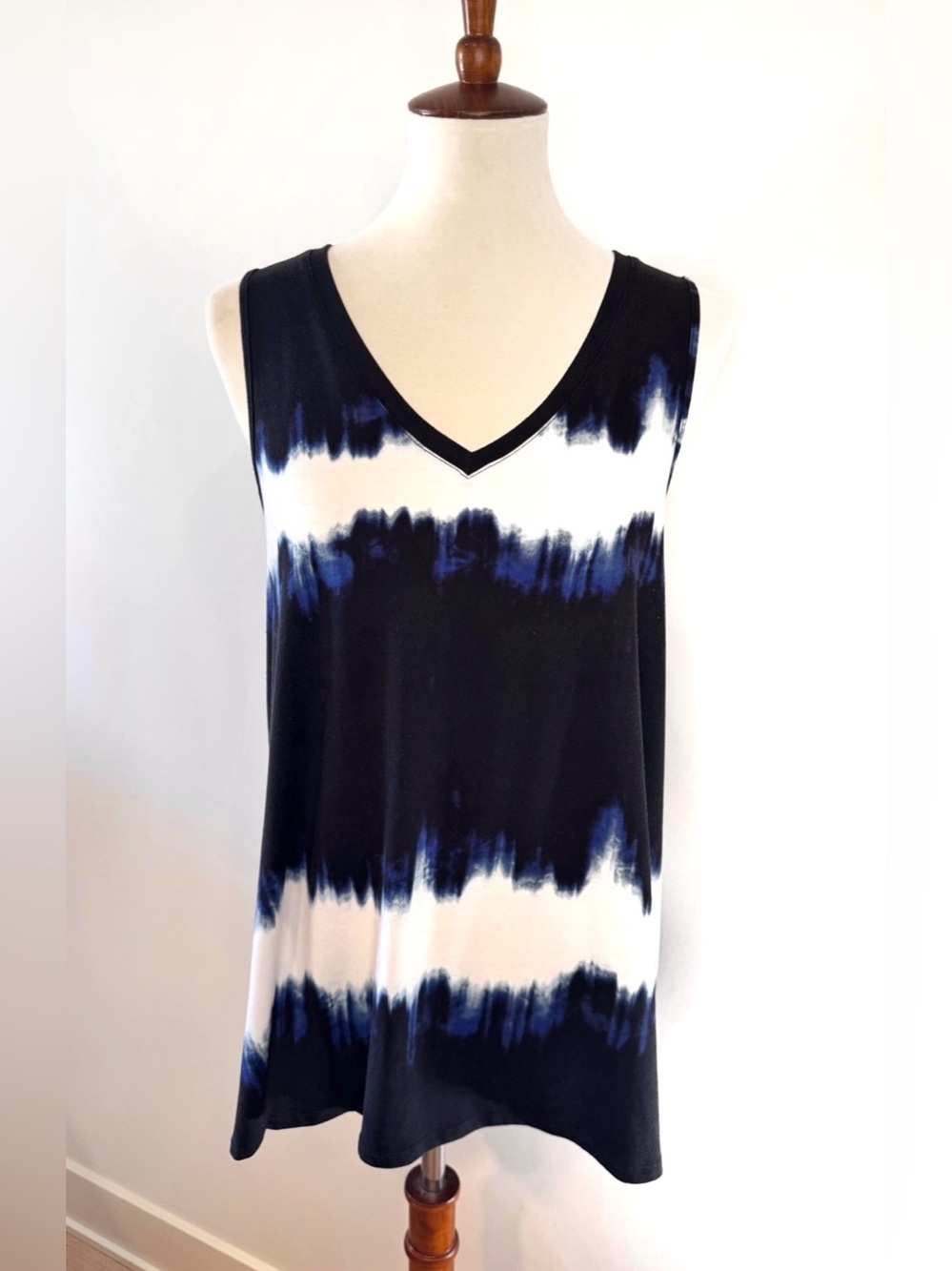 LuLaRoe Navy, White & Blue V-Neck Kristina Tank Top Ladies Small